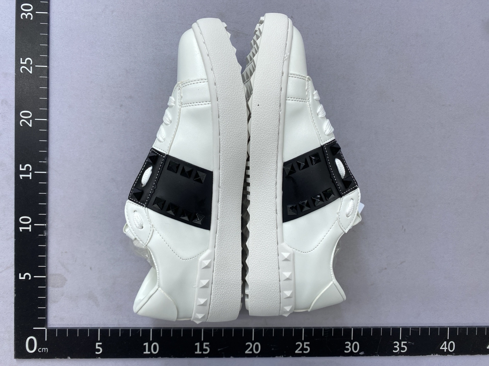 【abc33】classic white sneakers – 2024 all-season versatile fashion sneakers for couples, casual athletic trainers 4