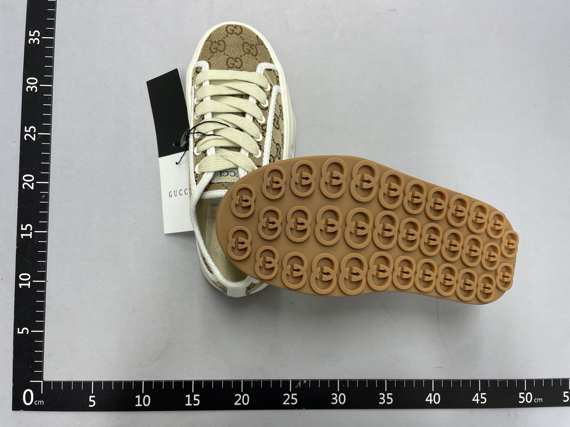 High-end 1977 platform sneakers with rhinestone embroidery for women, new retro chunky sole sneakers for 2025, height increasing couple’s style, plus size available 3