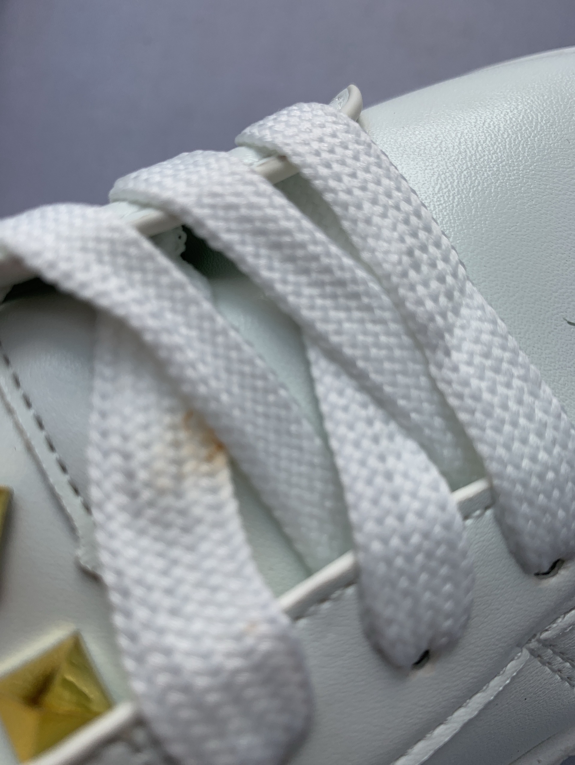 2025 spring new arrival: studded white sneakers for women – petite-friendly platform shoes with chunky soles 6cm – trendy lace-up skate shoes 8