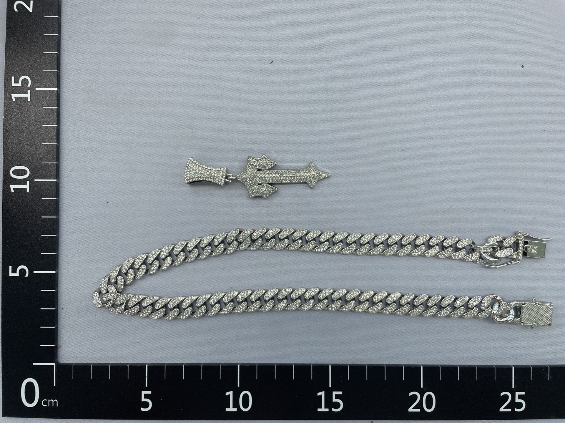European and american new arrival: full diamond sword pendant hip-hop necklace – 3d alloy hip-hop jewelry – cross-border trendy men’s necklace 5