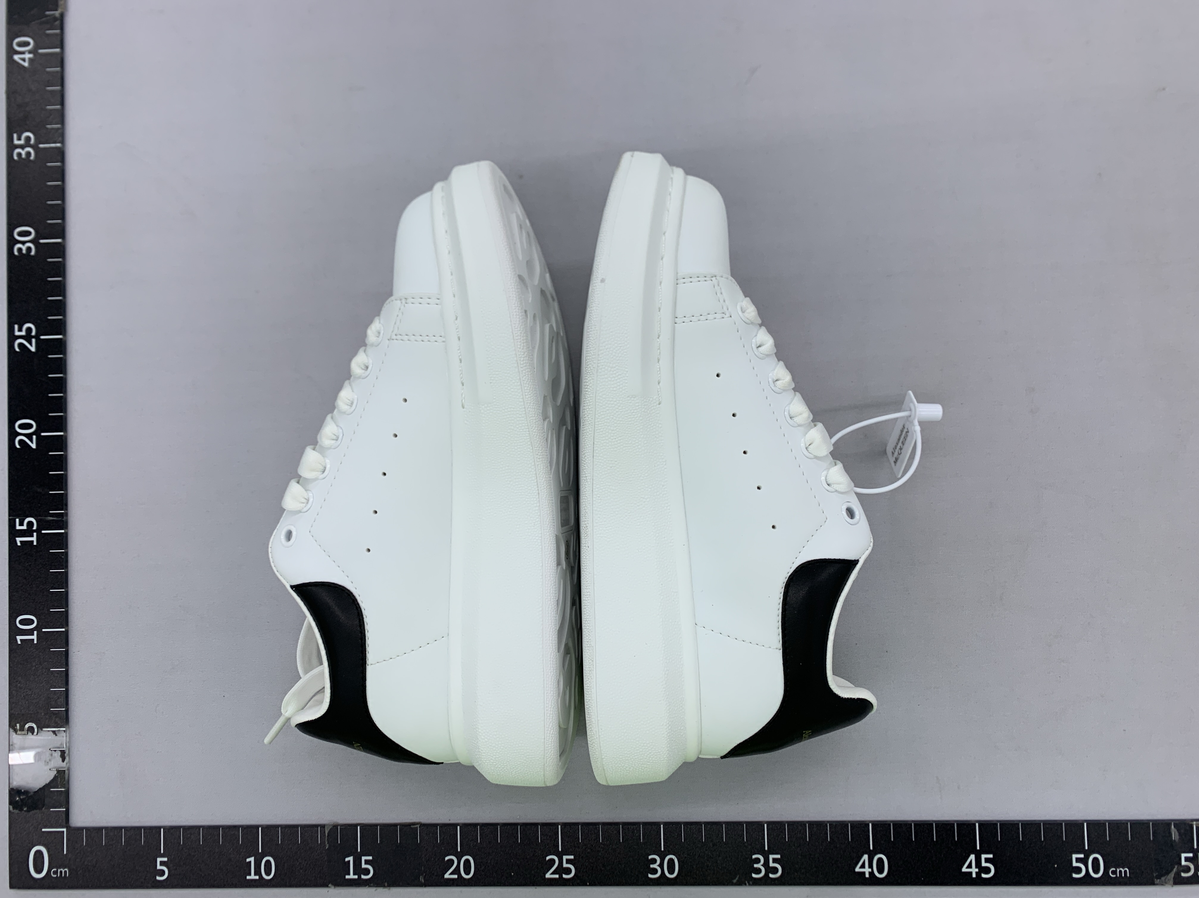 L20 high quality white shoes whatsapp+86 151 5039 9023 5