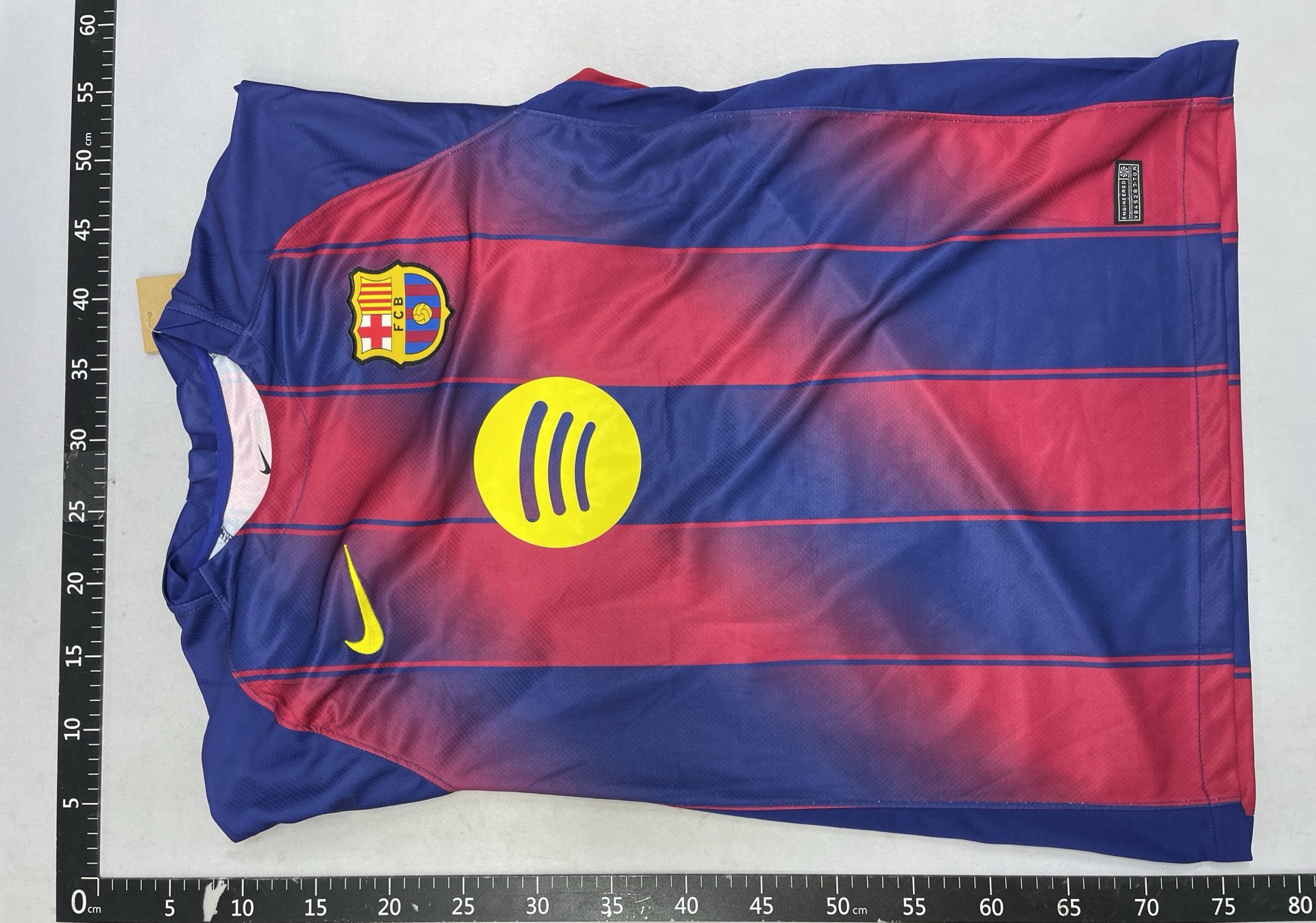 2526 barcelona home and away jerseys no. 10 yamal no. 8 pedri no. 9 lewandowski 11 rafinha football uniforms 4