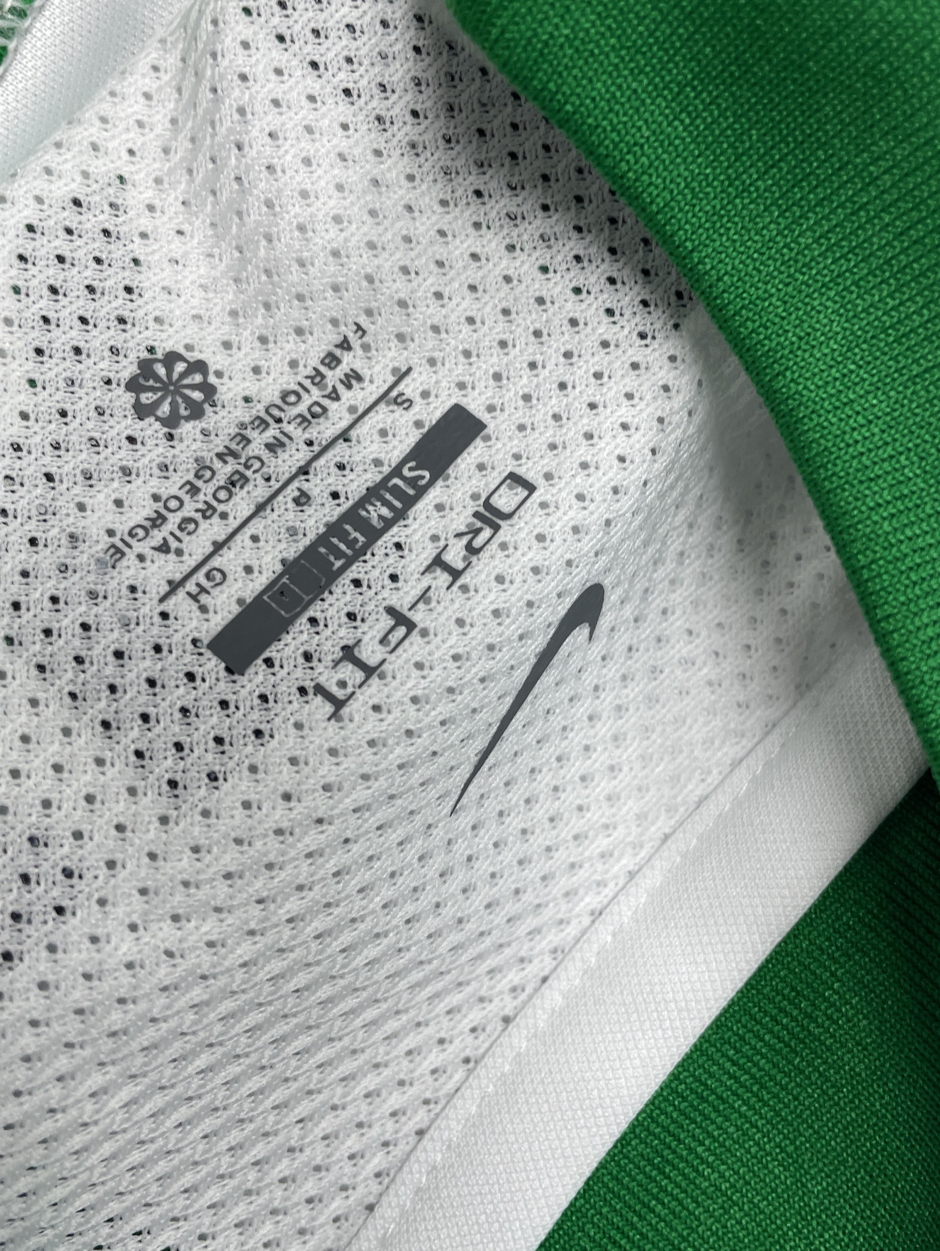 0103 sporting lisbon 232425 home and away player version fan version retro jersey dropshipping 2