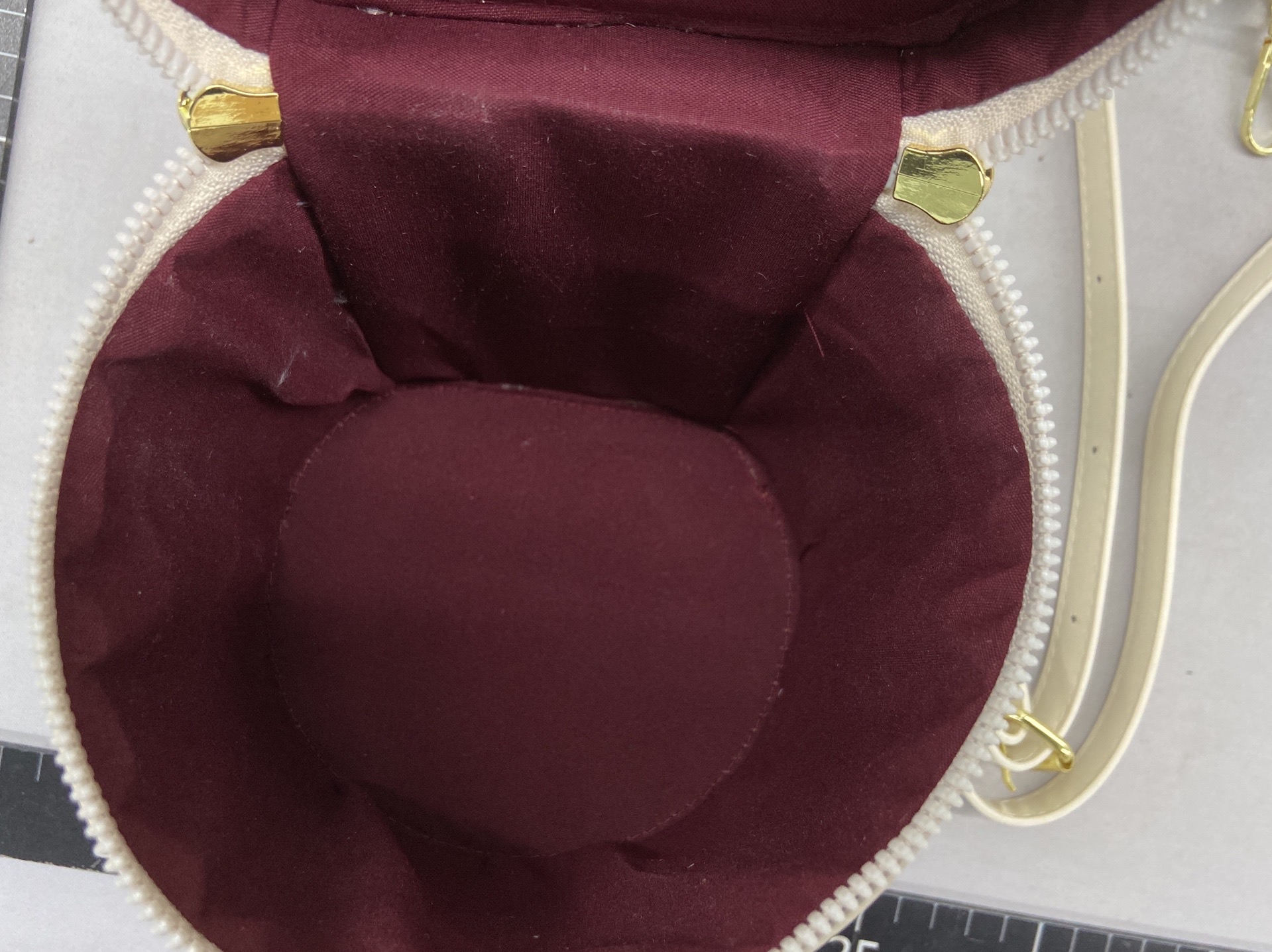 High-end niche bag for women, 2025 new rhombus pattern versatile tote, fashionable influencer-style shoulder and crossbody bag 5