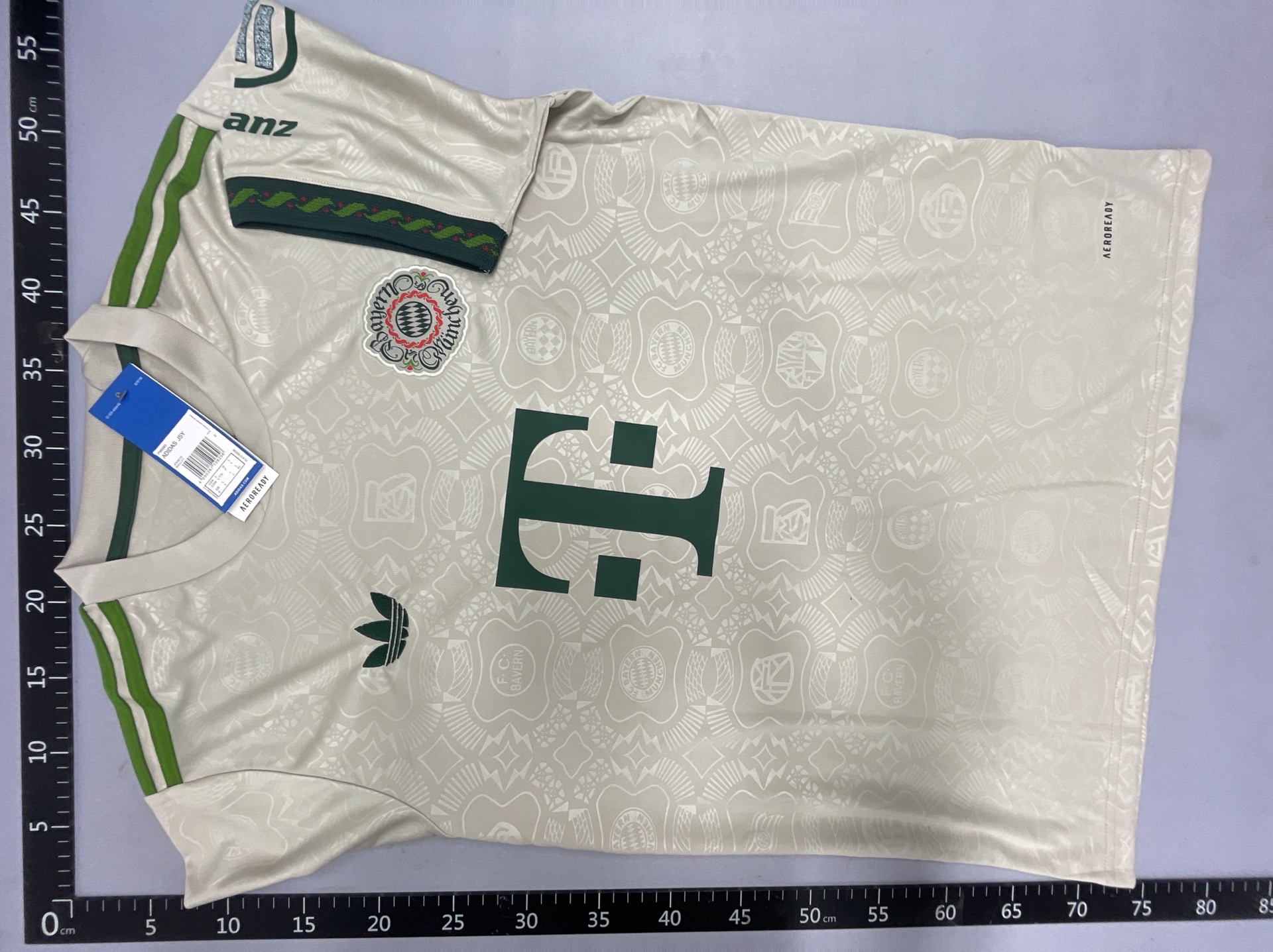 New 2025/26 bayern munich oktoberfest special edition jersey – fan, kane, & orise player version soccer kit 3