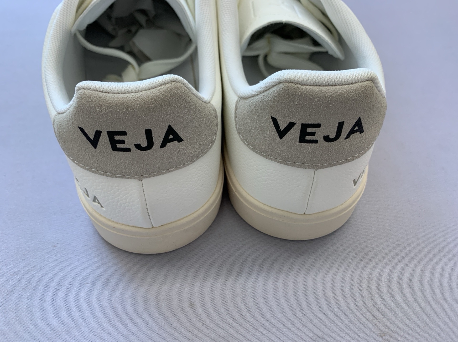 French v-logo white sneakers – celebrity style, classic genuine leather athletic shoes, casual unisex versatile campus couple skate shoes 6