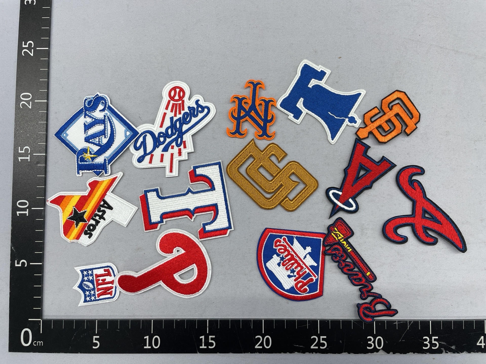 Yaxiu new arrival badge cloth patch export order colorful letter patch patch bag clothing decoration patch hole applique 2