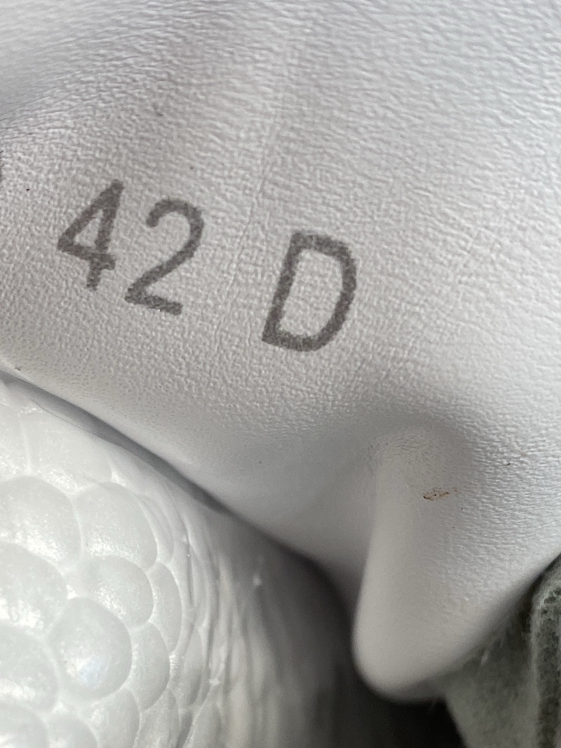 Mc casual white shoes chf 5