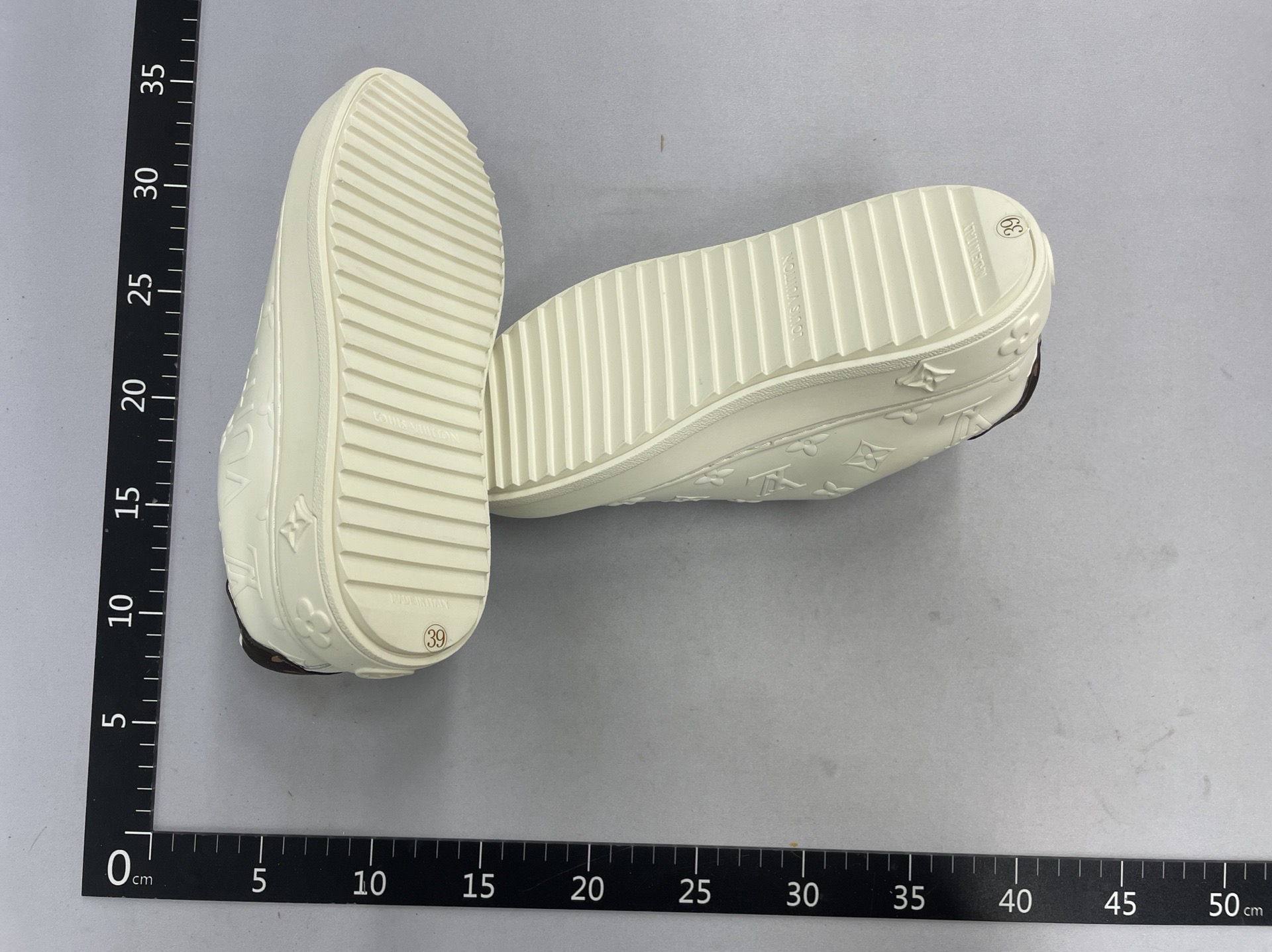 2025 new men’s casual leather sneakers – chunky sole, height increasing, comfortable, non-slip, fashionable, versatile sneakers for women 3