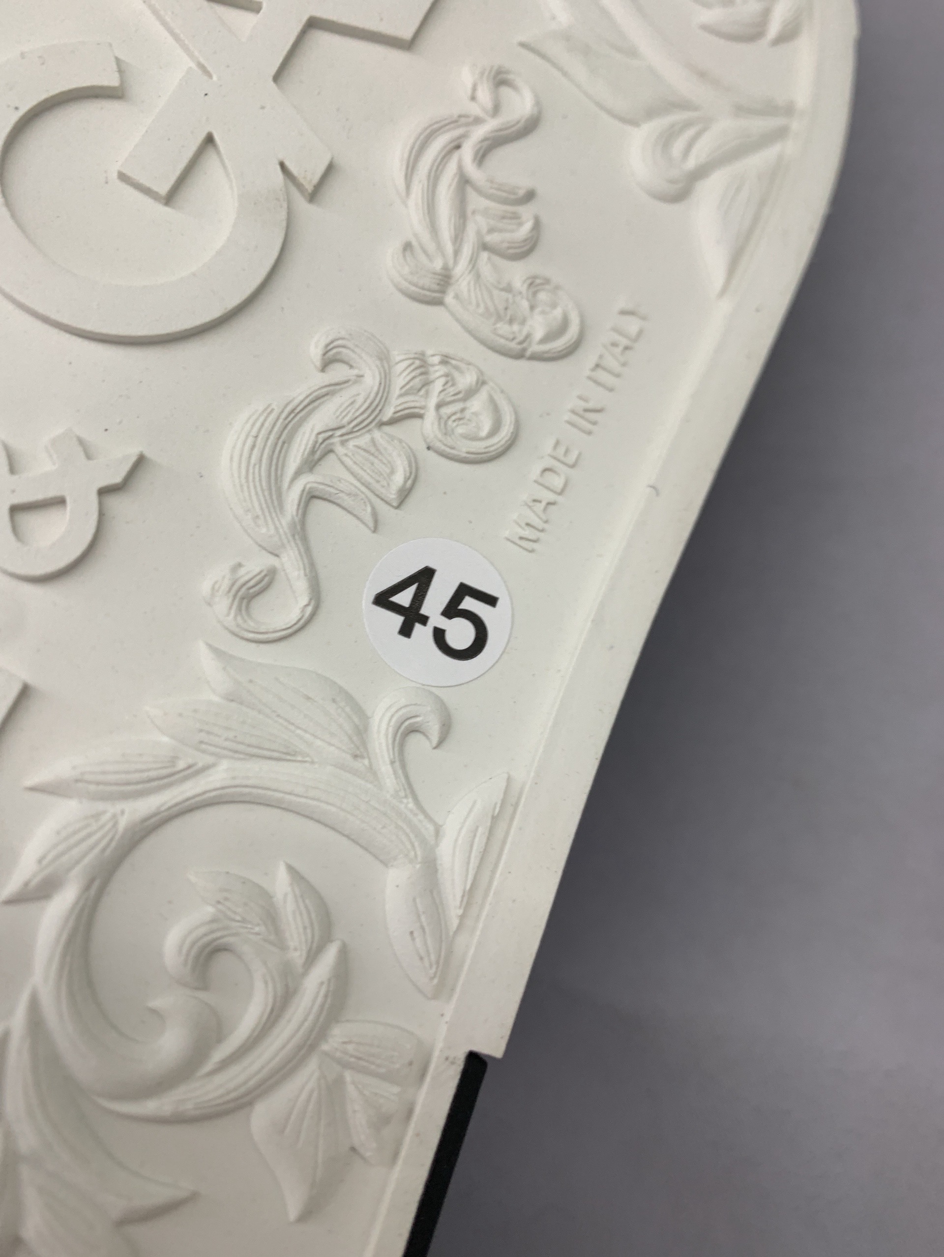 2025 trendy versatile graffiti hand-painted dg couple shoes women’s skate shoes genuine leather athletic casual white sneakers men’s 7