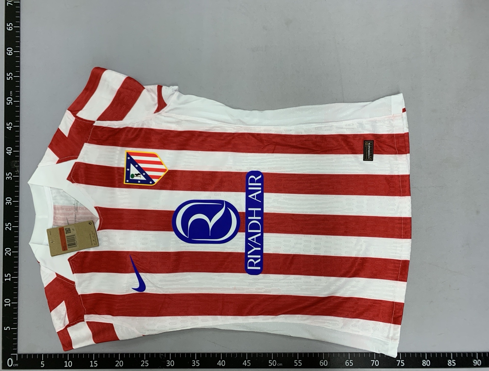 Wholesale 2526 atletico madrid jersey #7 griezmann #19 alvarez player edition soccer jersey set 4