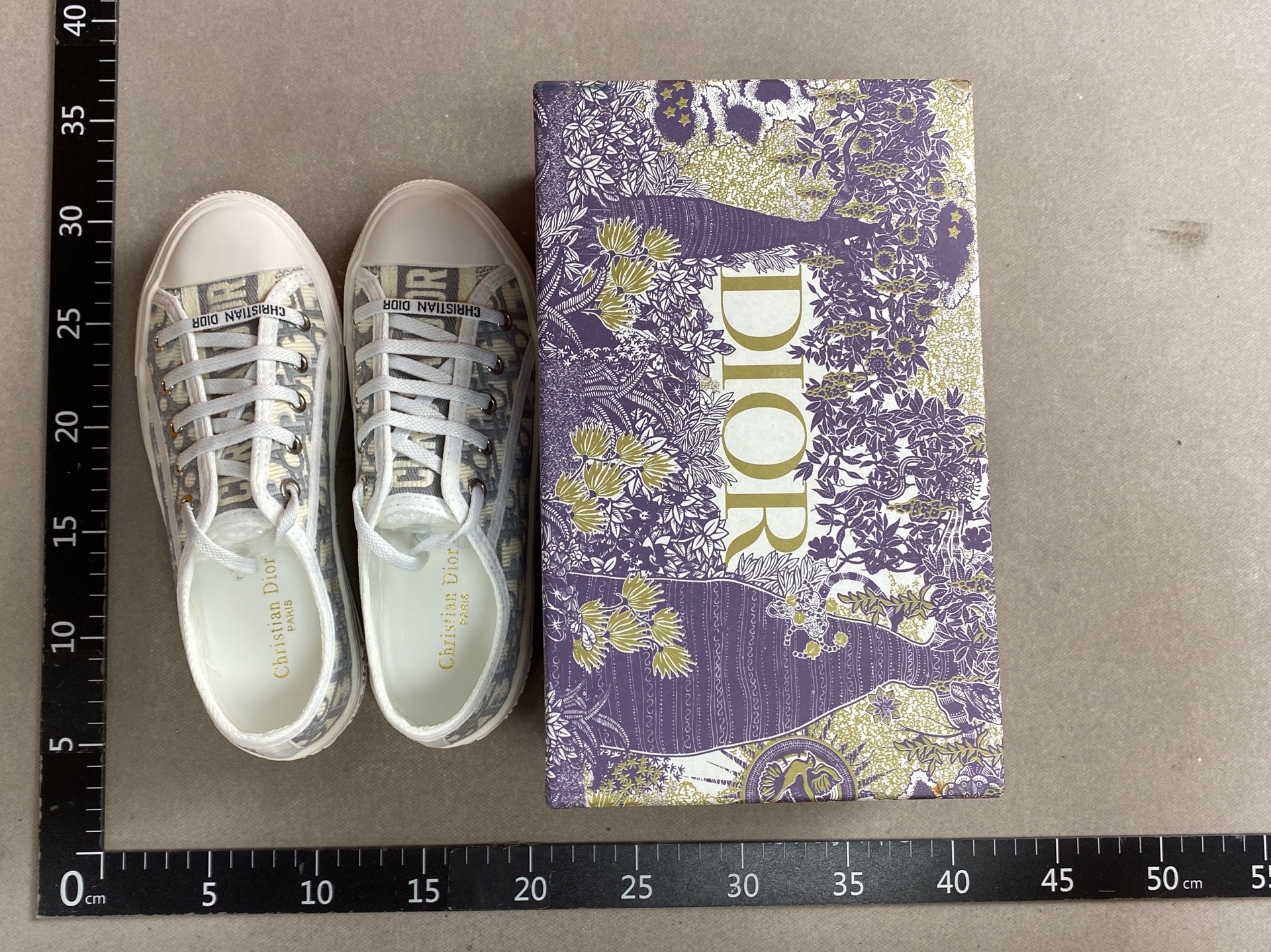 2024 retro monogram embroidered canvas sneakers – spring/autumn white shoes, chunky sole, hidden wedge, versatile low-top athletic shoes for women 2