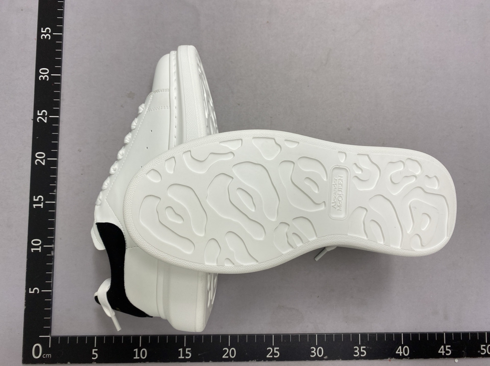 Pd03 high quality white shoes whatsapp+8618110567354 3